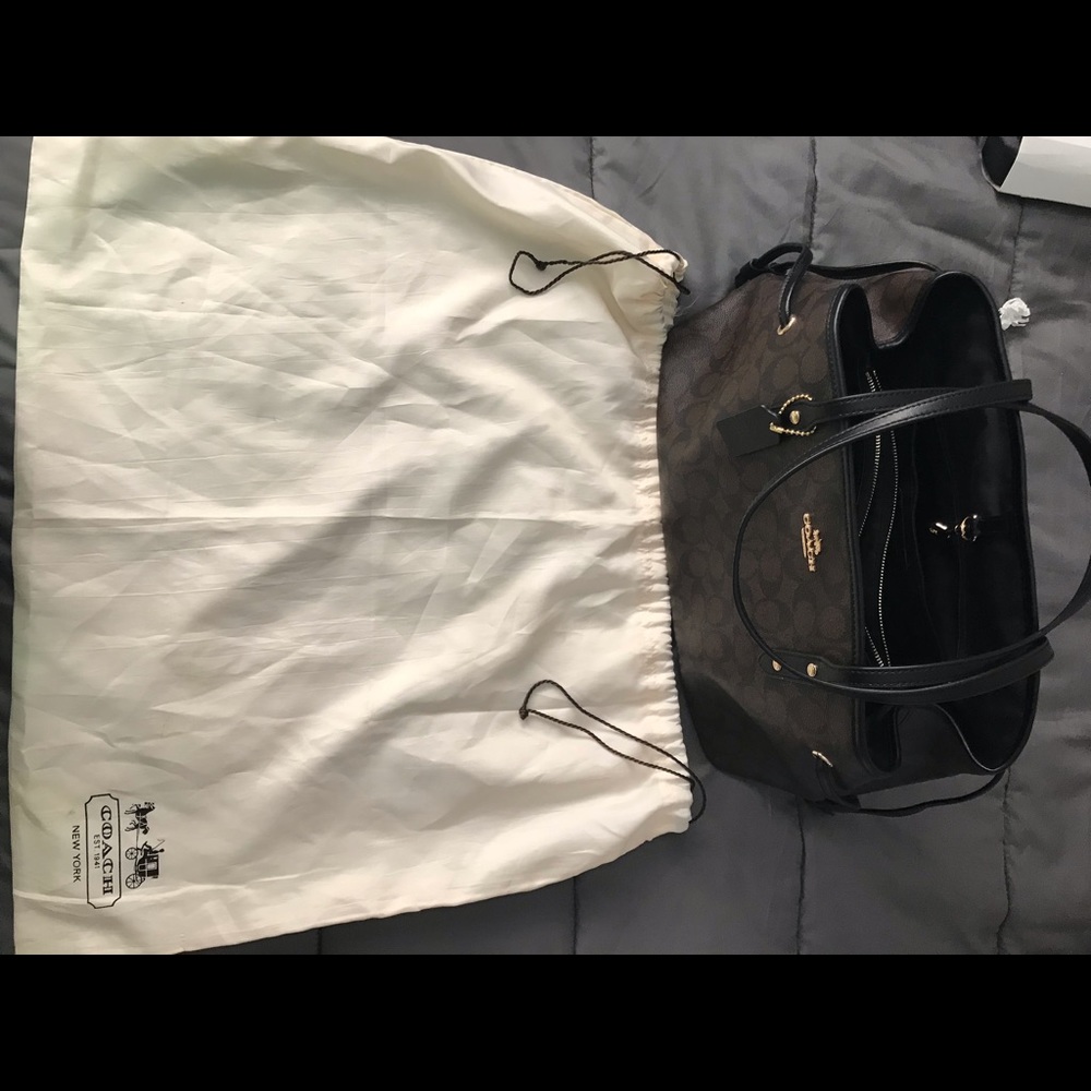 Coach Signature purse